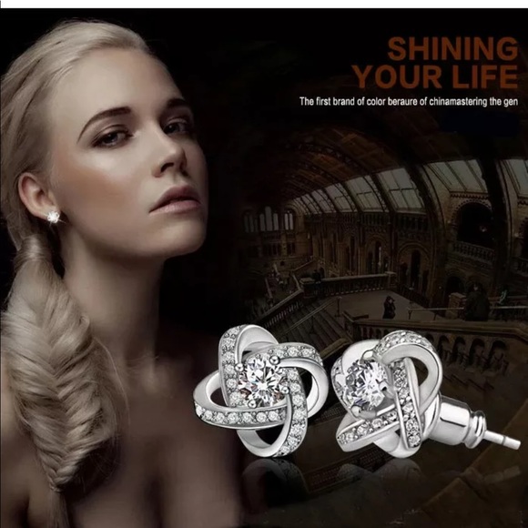 Jewelry - Gorgeous diamond stud earrings silver tone